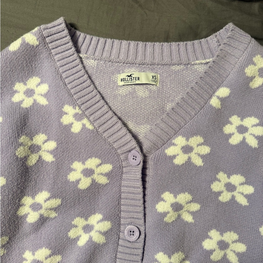 Hollister Women's Lavender Floral Cardigan